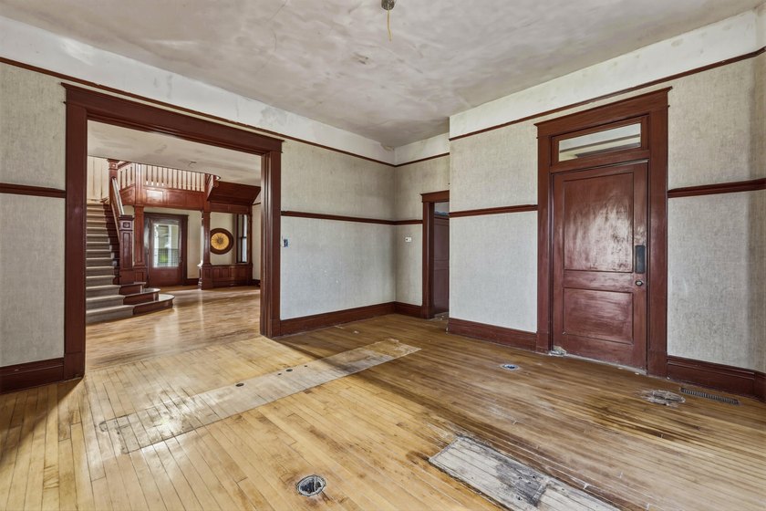 Historic Downtown Investment Opportunity showcasing timeless - photo 19