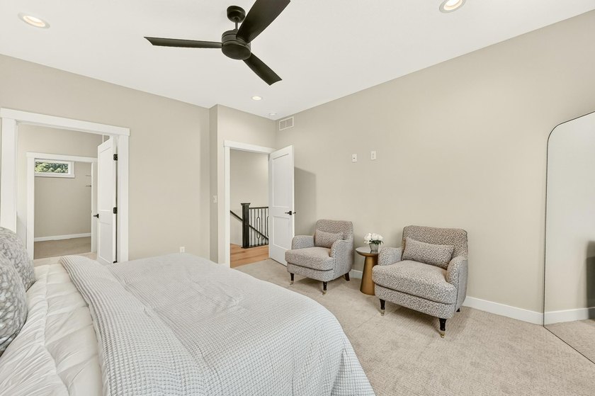 Exceptional craftsmanship, charm &amp; high-end finishes throughout - photo 20