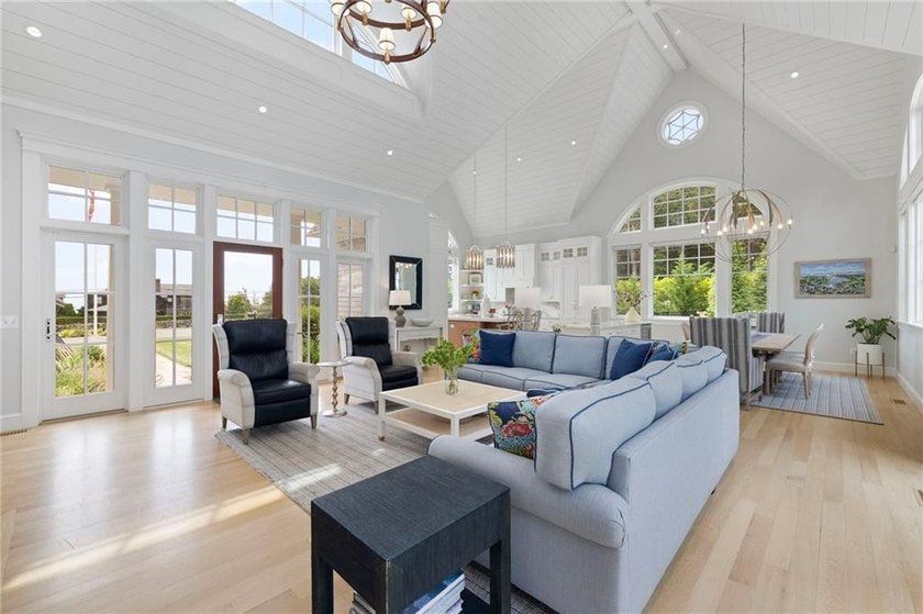 Welcome to an extraordinary custom-built coastal estate nestled - photo 10