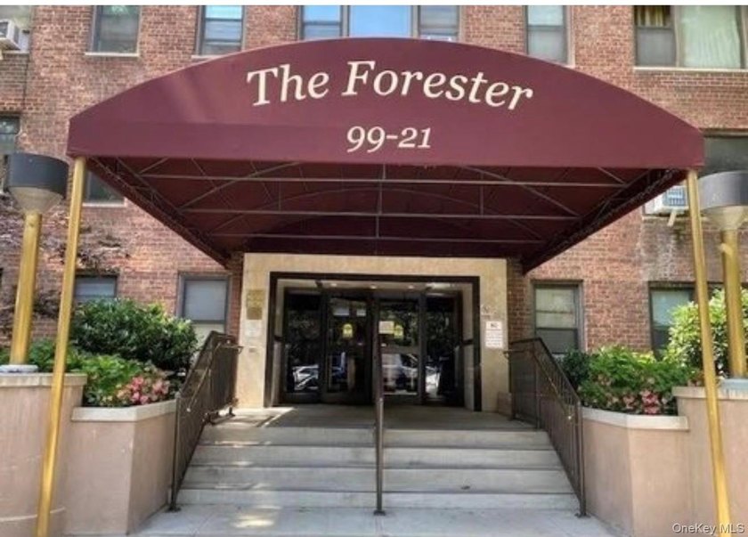 Freshly Painted 1BR/1BA co-op in prime Forest Hills. Abundant - photo 21
