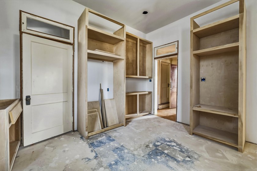 Historic Downtown Investment Opportunity showcasing timeless - photo 24