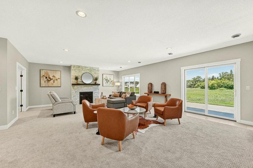 Exceptional craftsmanship, charm &amp; high-end finishes throughout - photo 32