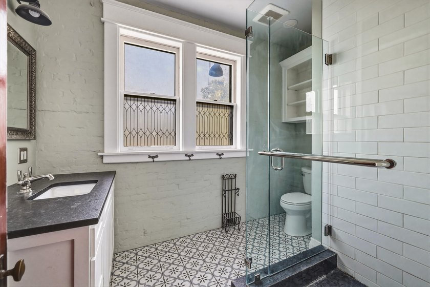 Historic Downtown Investment Opportunity showcasing timeless - photo 32