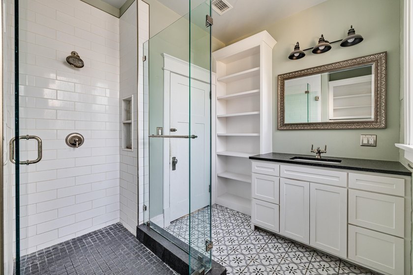Historic Downtown Investment Opportunity showcasing timeless - photo 33