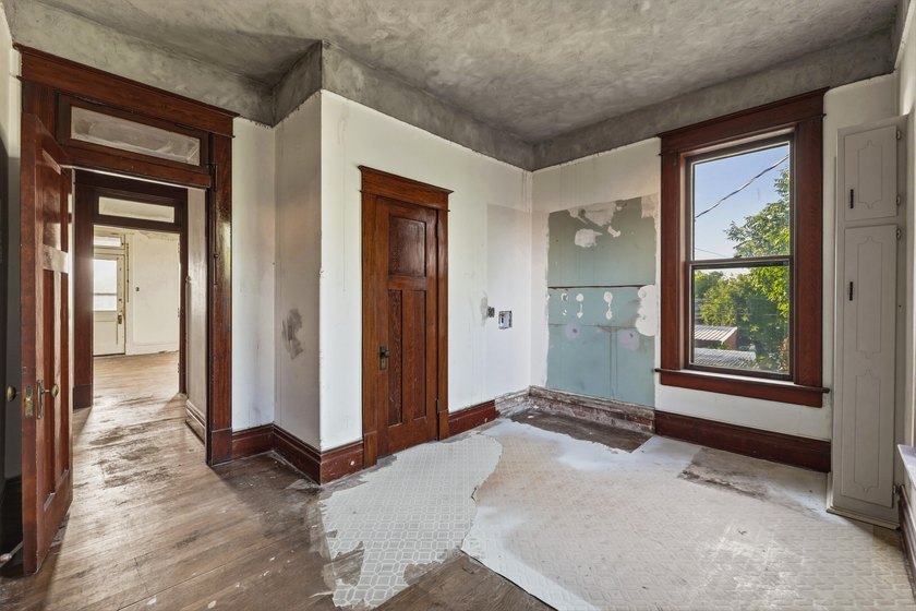 Historic Downtown Investment Opportunity showcasing timeless - photo 34