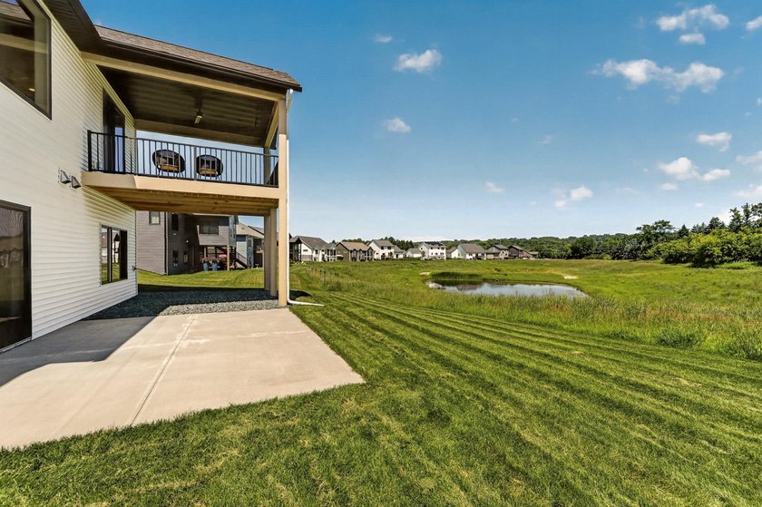 Exceptional craftsmanship, charm &amp; high-end finishes throughout - photo 43