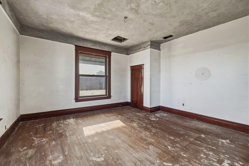 Historic Downtown Investment Opportunity showcasing timeless - photo 44