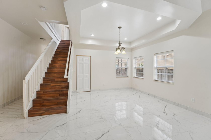 Welcome to your stunning home in the highly coveted Tarpon River - photo 10