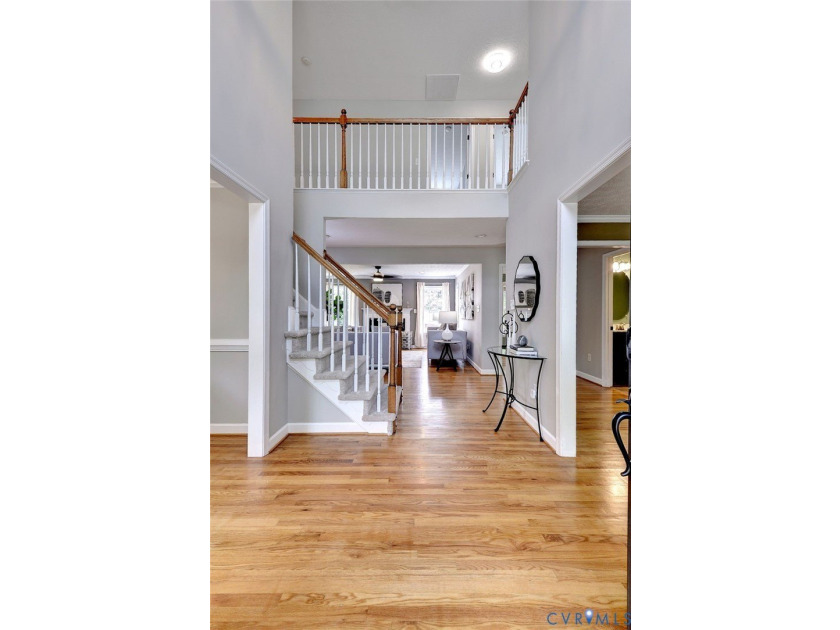 Experience refined living in this well-appointed 5-bedroom, 3 - photo 4