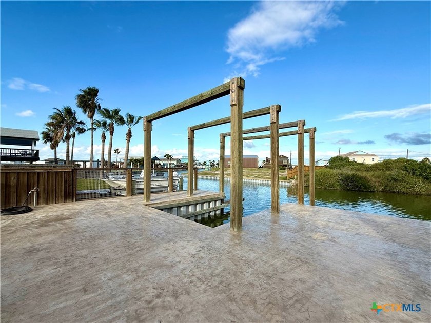 Come take a look at this incredible 0.21-acre waterfront lot - photo 4