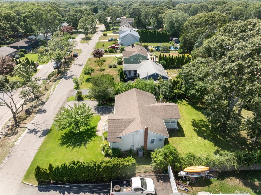 This well kept ranch offers comfortable living in a desirable - photo 4
