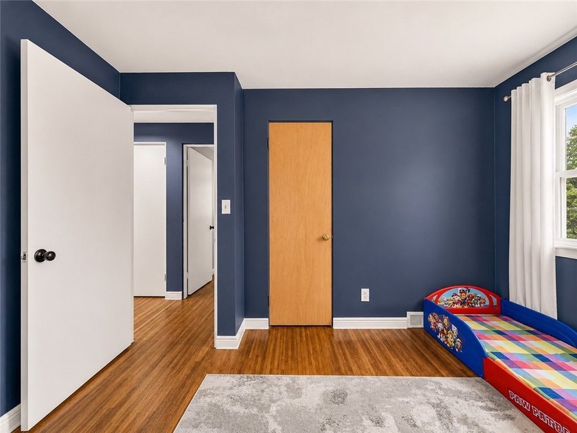 Welcome to 17 Fenton Rd! 4 bedrooms on a picturesque lot, room - photo 24