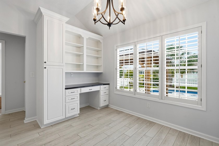 Welcome to your dream coastal retreat! This stunning 4-bedroom - photo 8