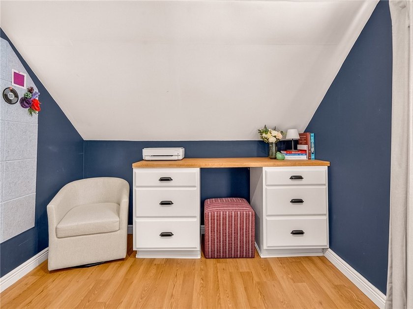 Welcome to 17 Fenton Rd! 4 bedrooms on a picturesque lot, room - photo 29