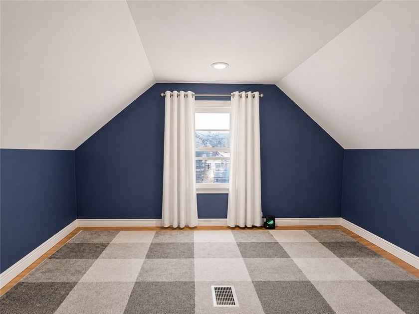 Welcome to 17 Fenton Rd! 4 bedrooms on a picturesque lot, room - photo 31