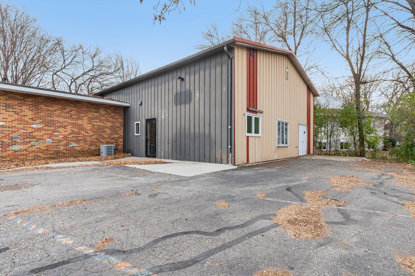 Set your business in the heart of Alexandria, MN, where - photo 4