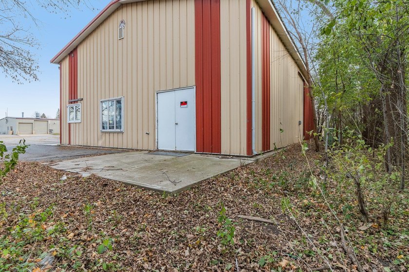 Set your business in the heart of Alexandria, MN, where - photo 5