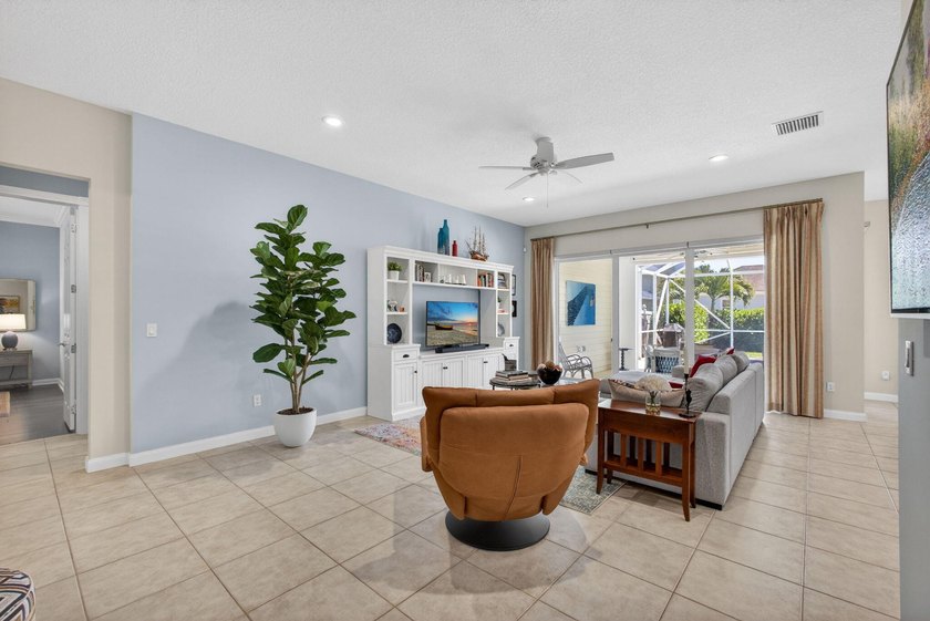 Welcome to this exquisitely maintained and undeniably charming - photo 17