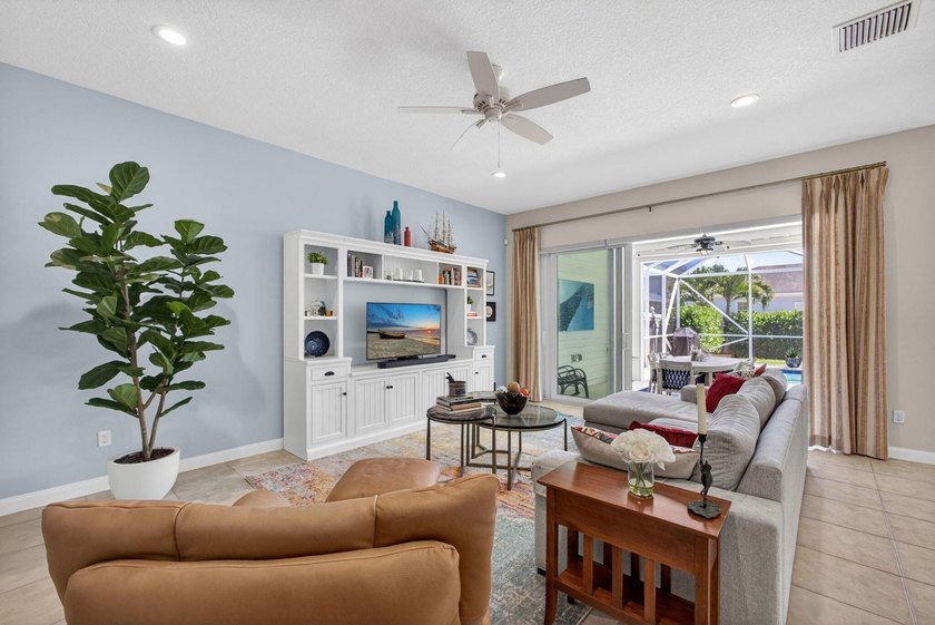 Welcome to this exquisitely maintained and undeniably charming - photo 18