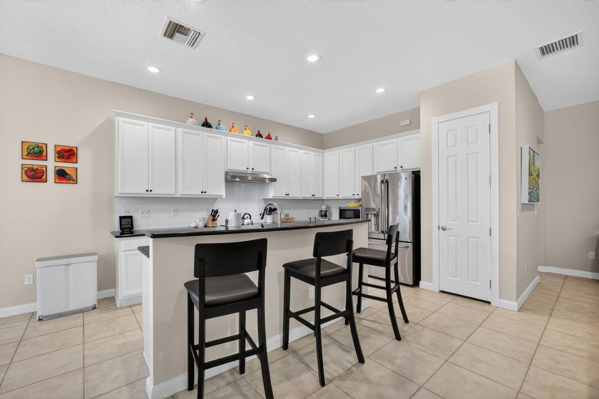 Welcome to this exquisitely maintained and undeniably charming - photo 22
