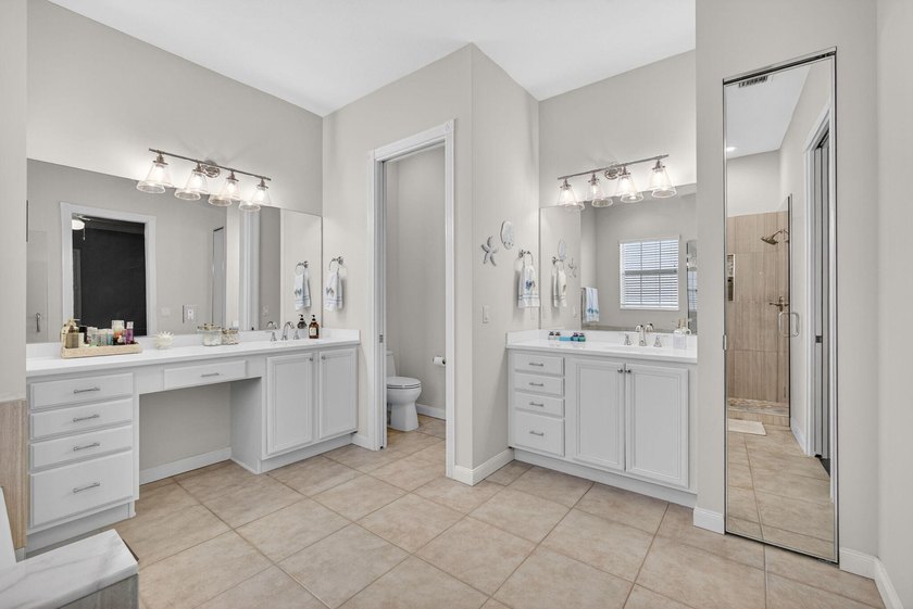 Welcome to this exquisitely maintained and undeniably charming - photo 35