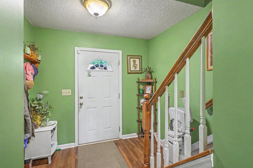 Welcome to this spacious 3-bedroom, 2.5-bath home in the - photo 6