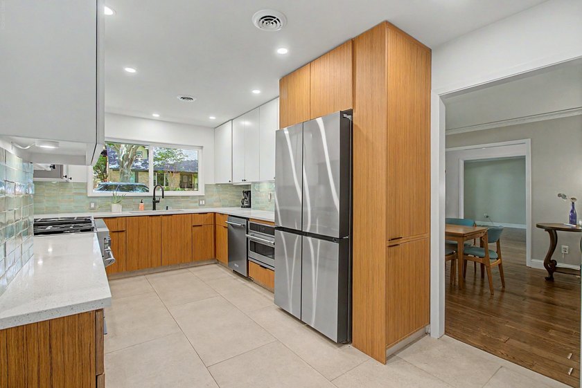 Nestled in the sought-after Casa Linda Forest, this private - photo 7