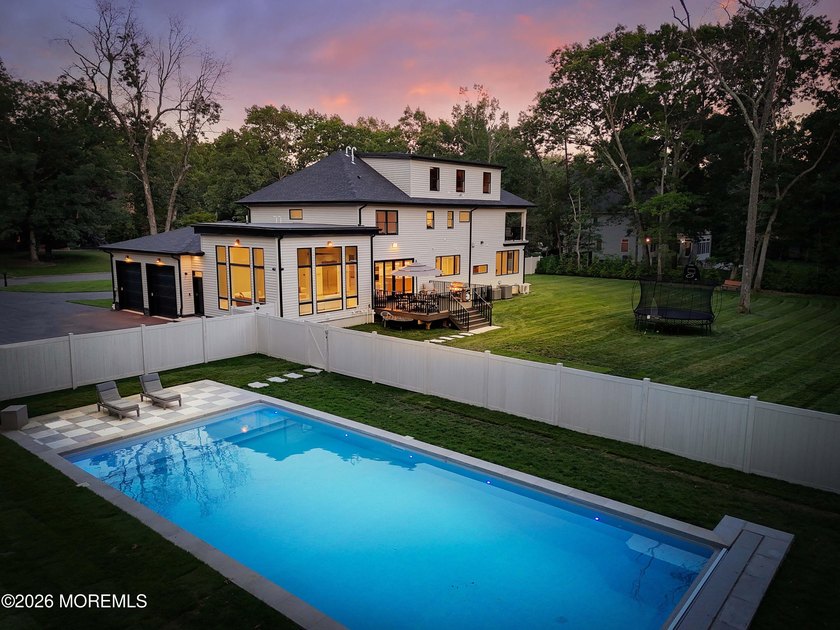An extraordinary custom-built estate where luxury, craftsmanship - photo 2