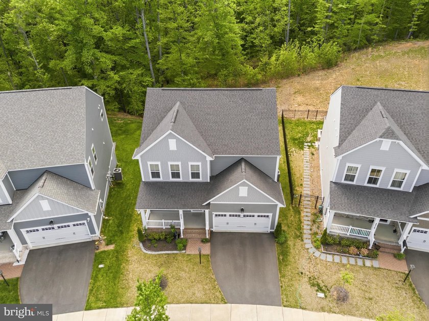 Nestled on a premium cul-de-sac lot, this stunning 2022 Pulte - photo 3