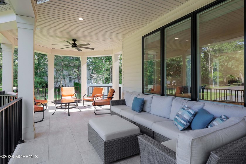 An extraordinary custom-built estate where luxury, craftsmanship - photo 8