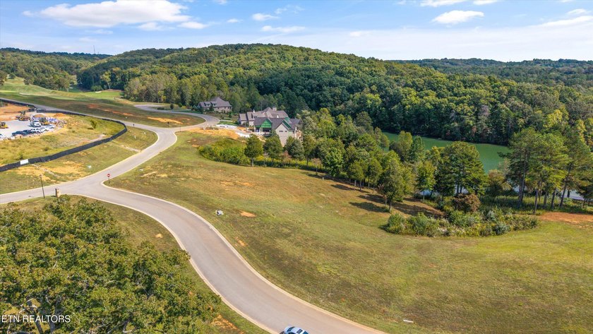 It is my pleasure to introduce you to 181 Bulwark Way, a premier - photo 10