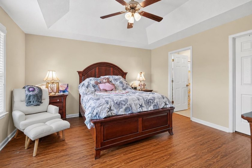 Welcome to 308 Barton Loop - a beautifully maintained 3-bedroom - photo 9