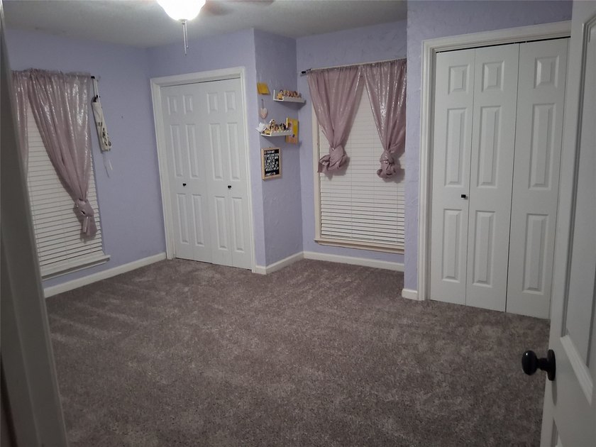Come discover the charm and versatility of this beautiful - photo 2