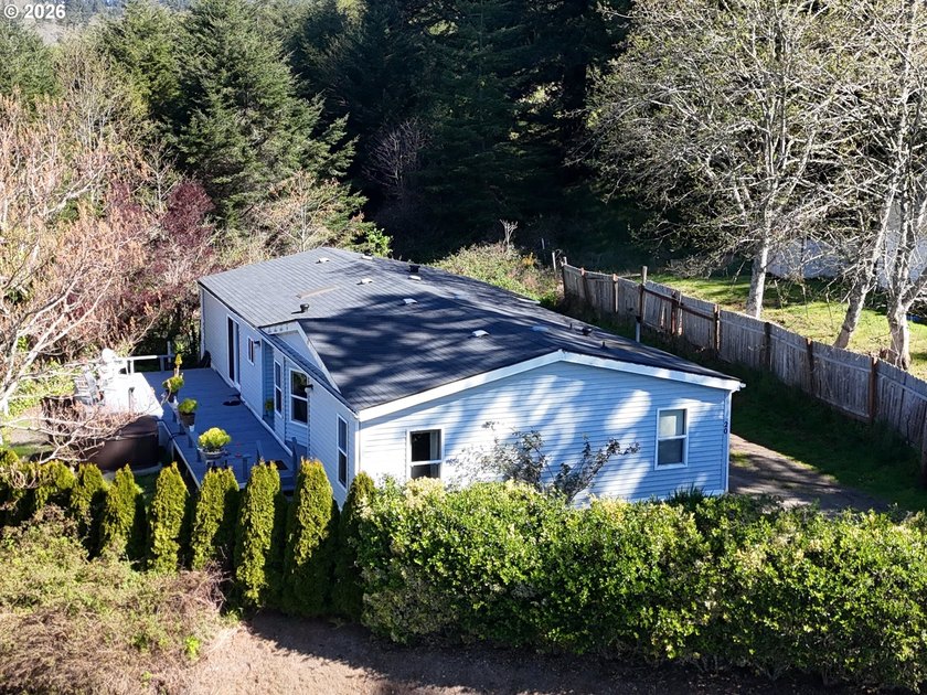 This beautiful doublewide manufactured home in a quiet family - photo 2