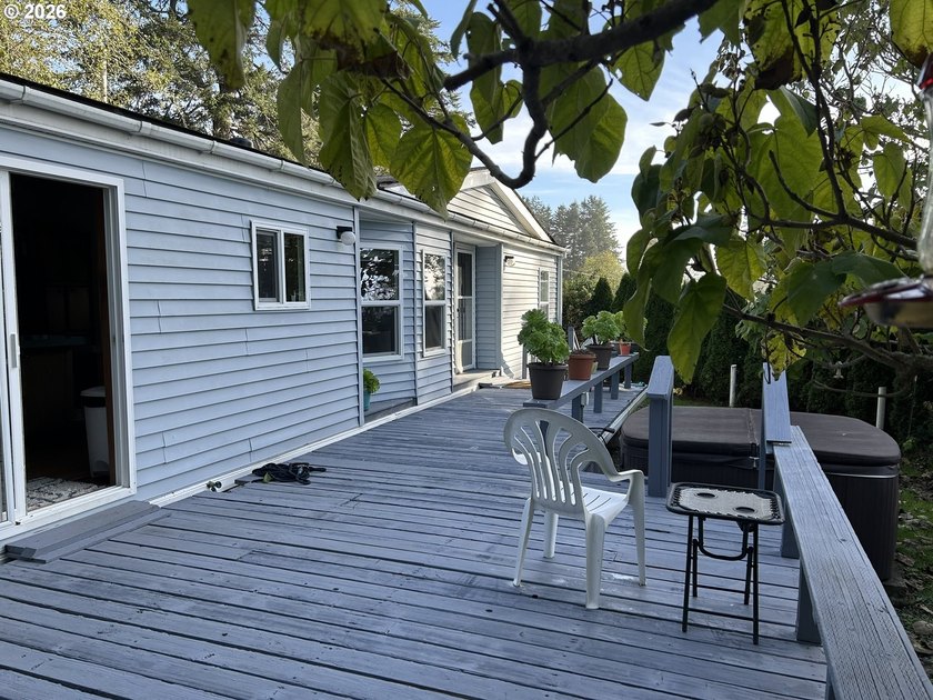 This beautiful doublewide manufactured home in a quiet family - photo 6