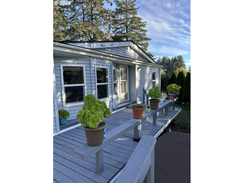 This beautiful doublewide manufactured home in a quiet family - photo 7
