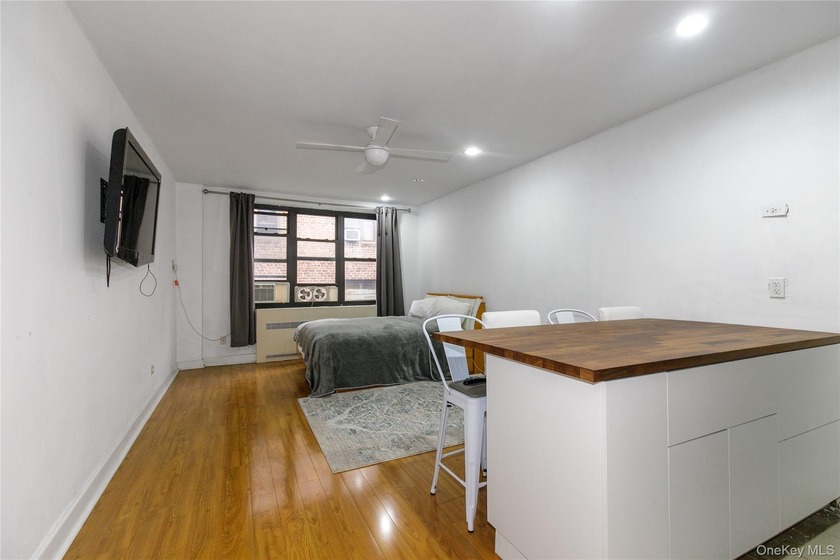 Elegant Studio Living at Canterbury Gardens, Located in the - photo 2