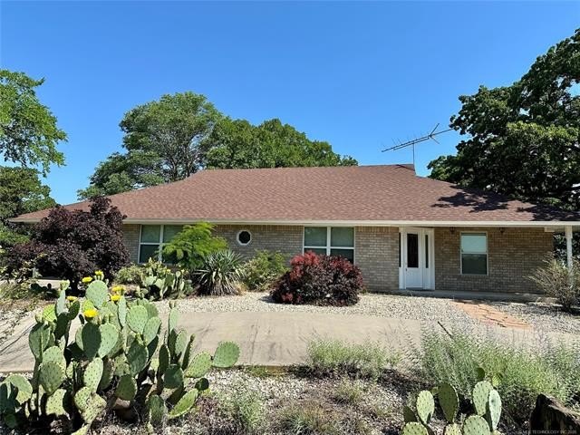 Beautiful lake property on 2 acres in a prime location near - photo 2
