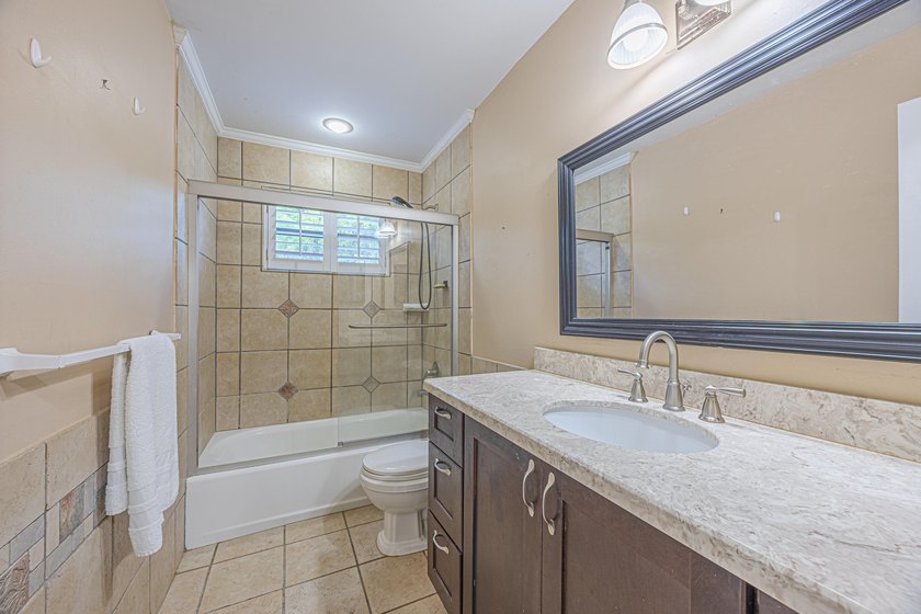 Country Living at its finest- Large, well appointed home located - photo 16