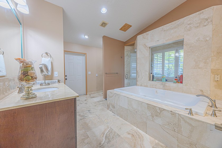 Country Living at its finest- Large, well appointed home located - photo 20