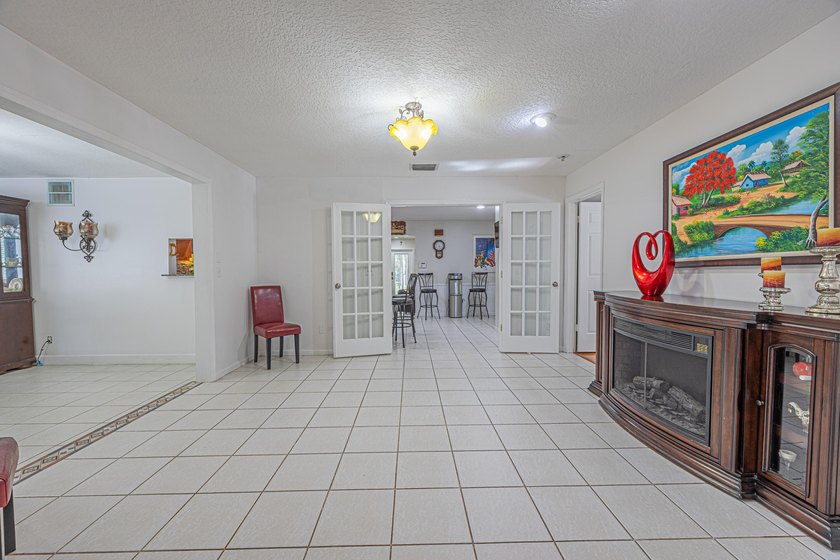Country Living at its finest- Large, well appointed home located - photo 31