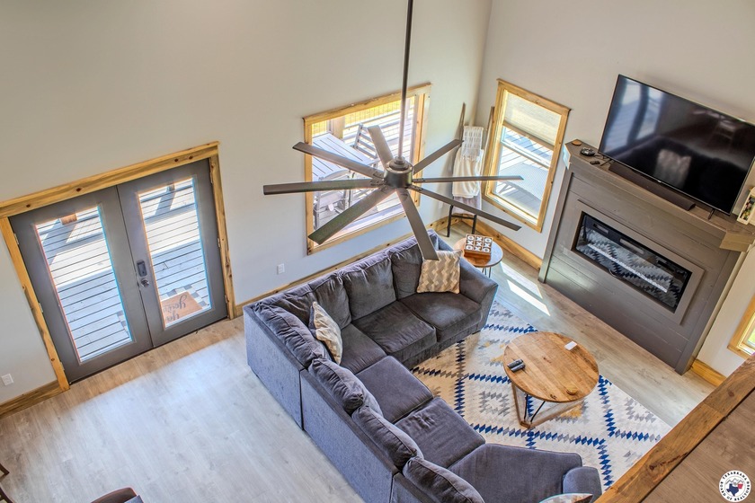 Escape to nature in this stunning 4 bedroom, 4 bath custom home - photo 4