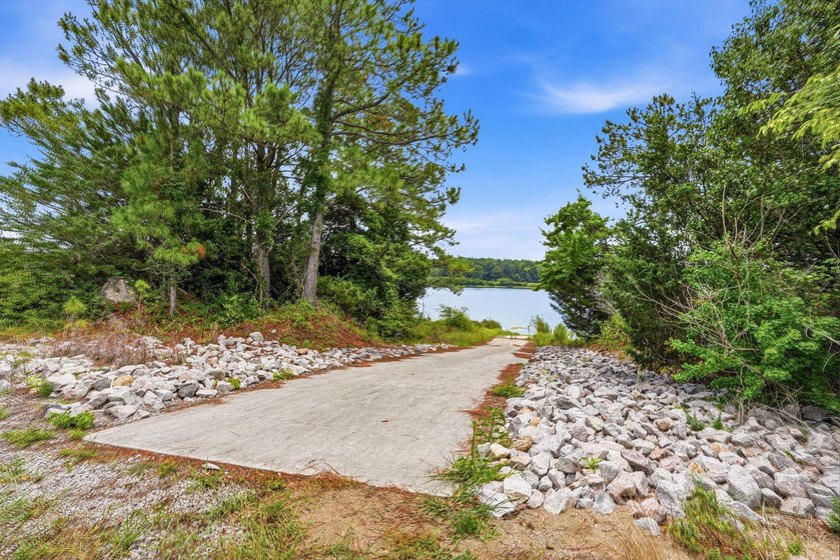 Welcome to Lakeshore Resort, one of only seven exclusive - photo 7