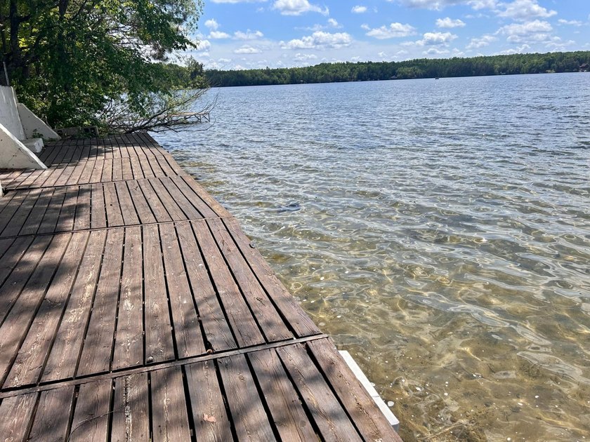 GORGEOUS LAKE HOME WITH PREMIER SANDY FRONTAGE ON - photo 5
