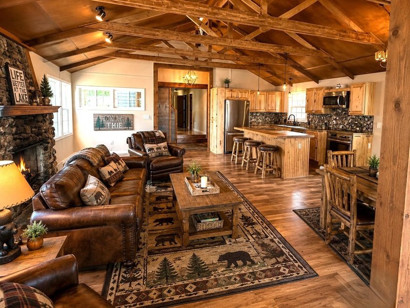 GORGEOUS LAKE HOME WITH PREMIER SANDY FRONTAGE ON - photo 8