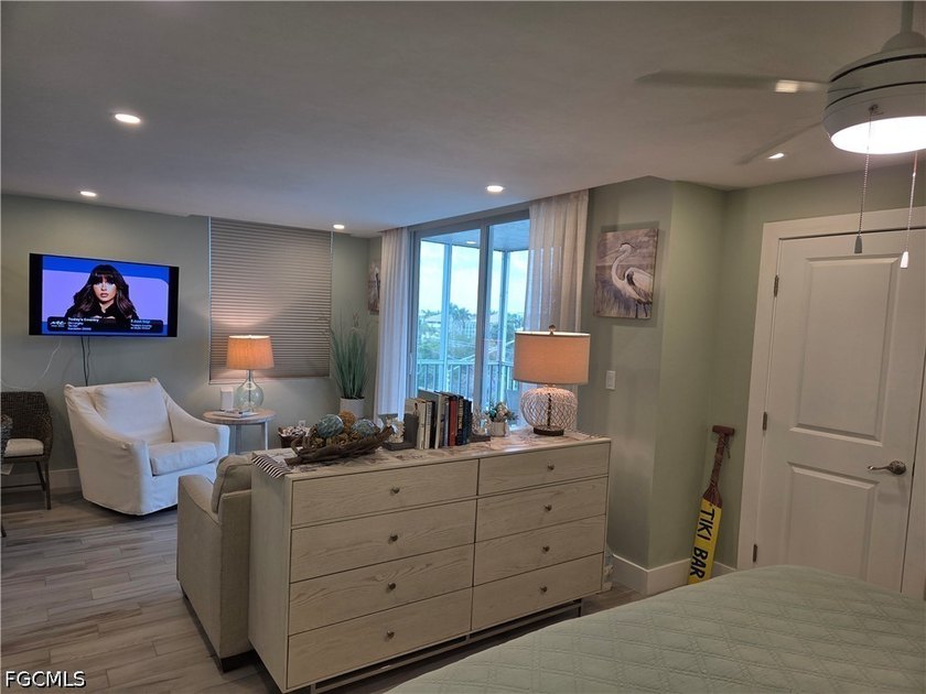 Coastal Paradise Condo - Completely Renovated Beach &amp; Bay - photo 12