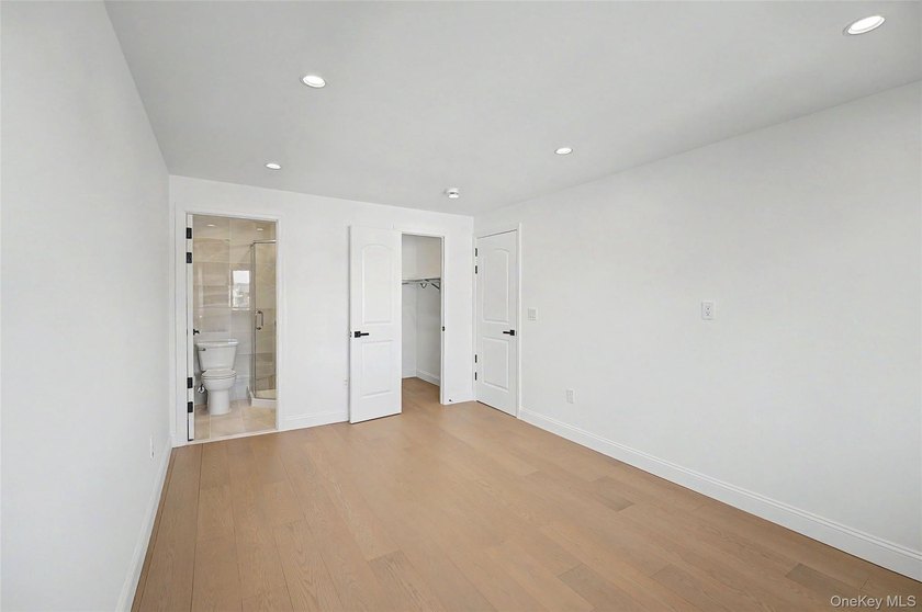 A rare opportunity to own a fully renovated semi-attached 663 - photo 12