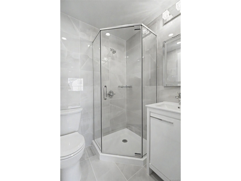 A rare opportunity to own a fully renovated semi-attached 663 - photo 14