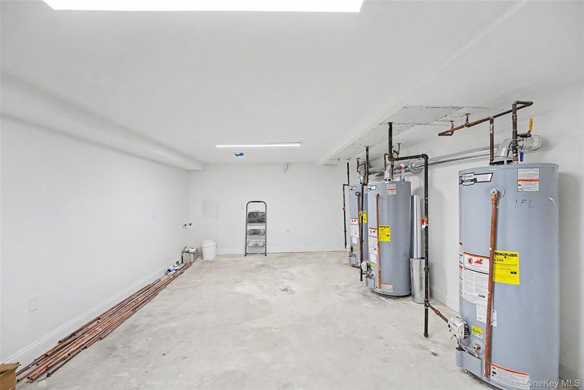 A rare opportunity to own a fully renovated semi-attached 663 - photo 21