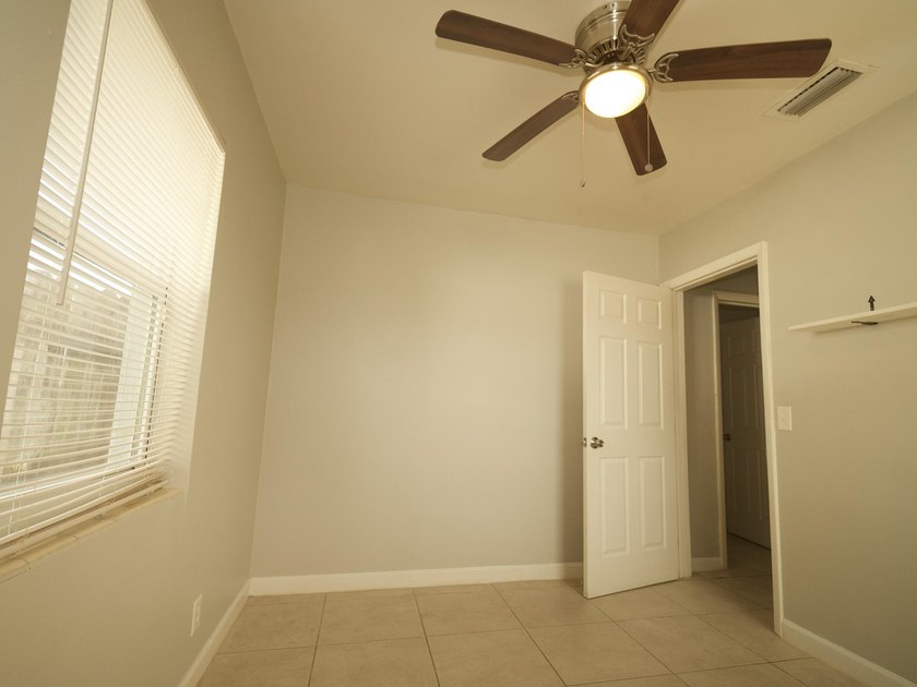 Charming opportunity steps from Singer Island! This property - photo 10